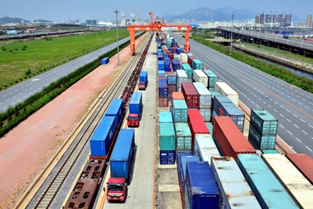 投資建設海上合作港口，中國將與沿線國共建三大藍色經濟通道