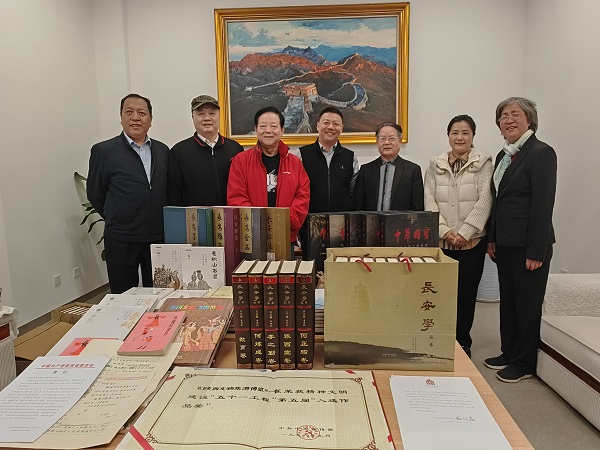 李炳武向西安國(guó)家版本館捐贈(zèng)圖書版本
